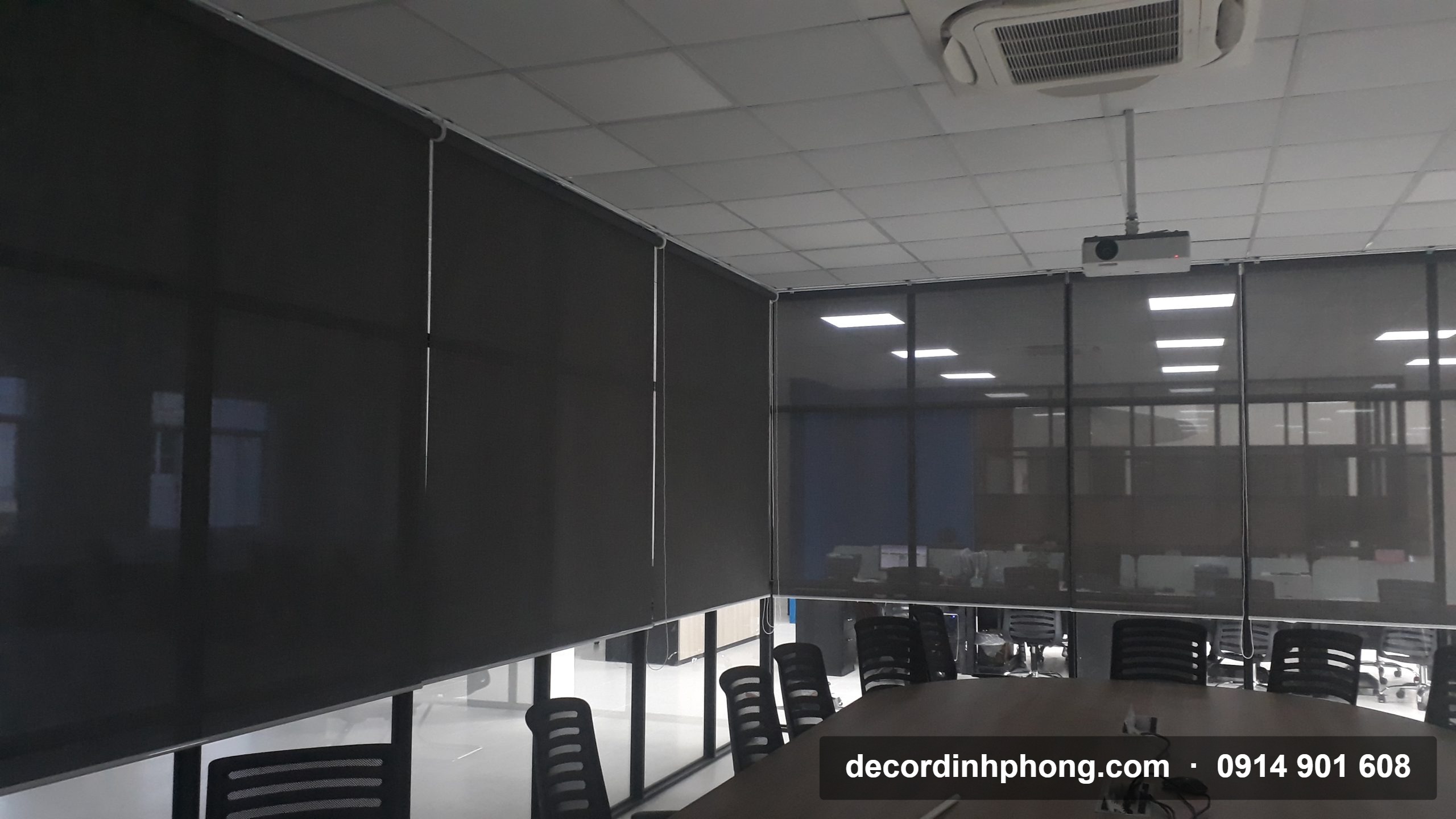 So sánh rèm văn phòng: rèm cuốn văn phòng Bình Dương chống nắng