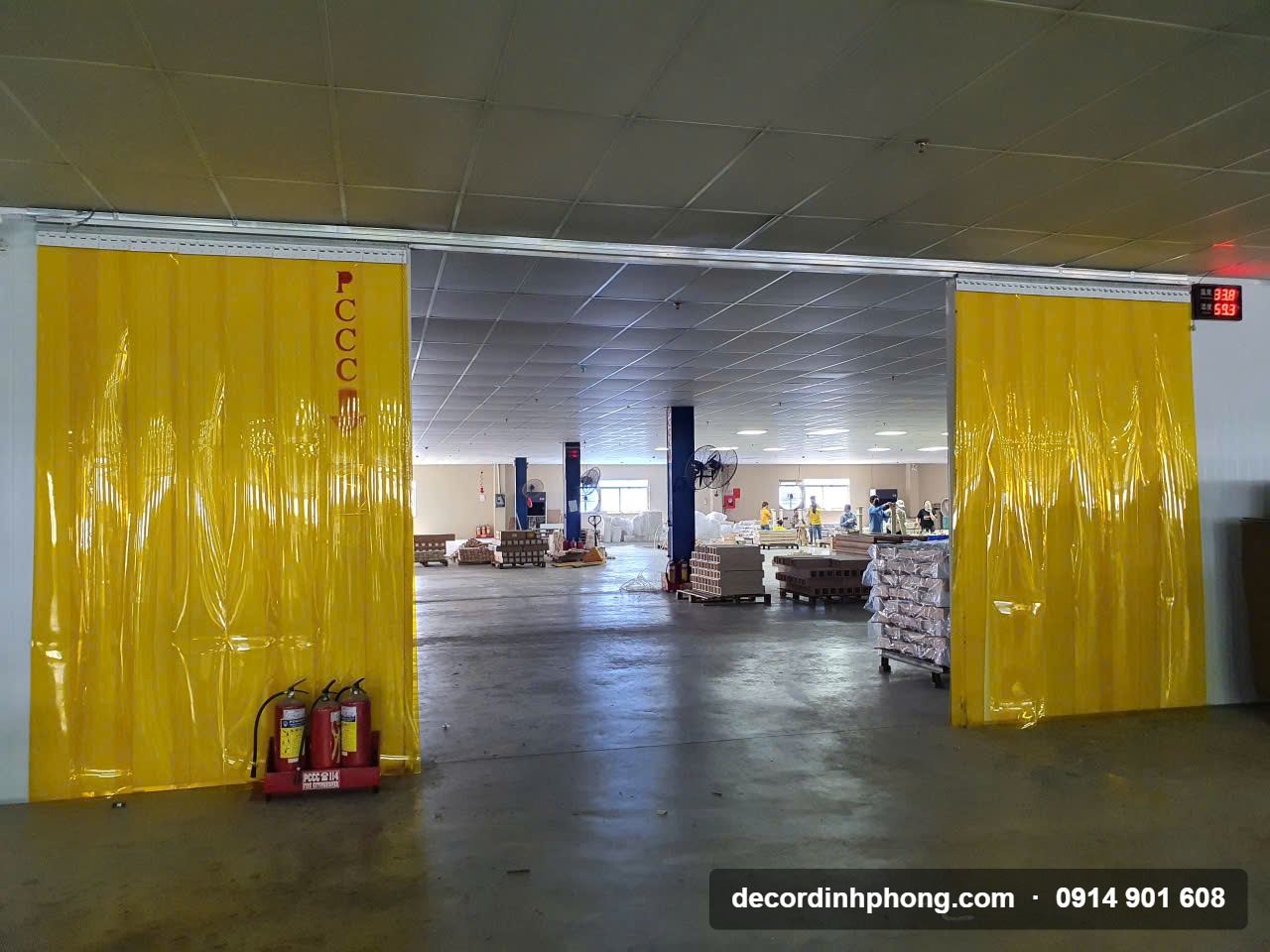 Rèm nhựa PVC chắn bụi phân vùng kho hàng tại Đồng Nai