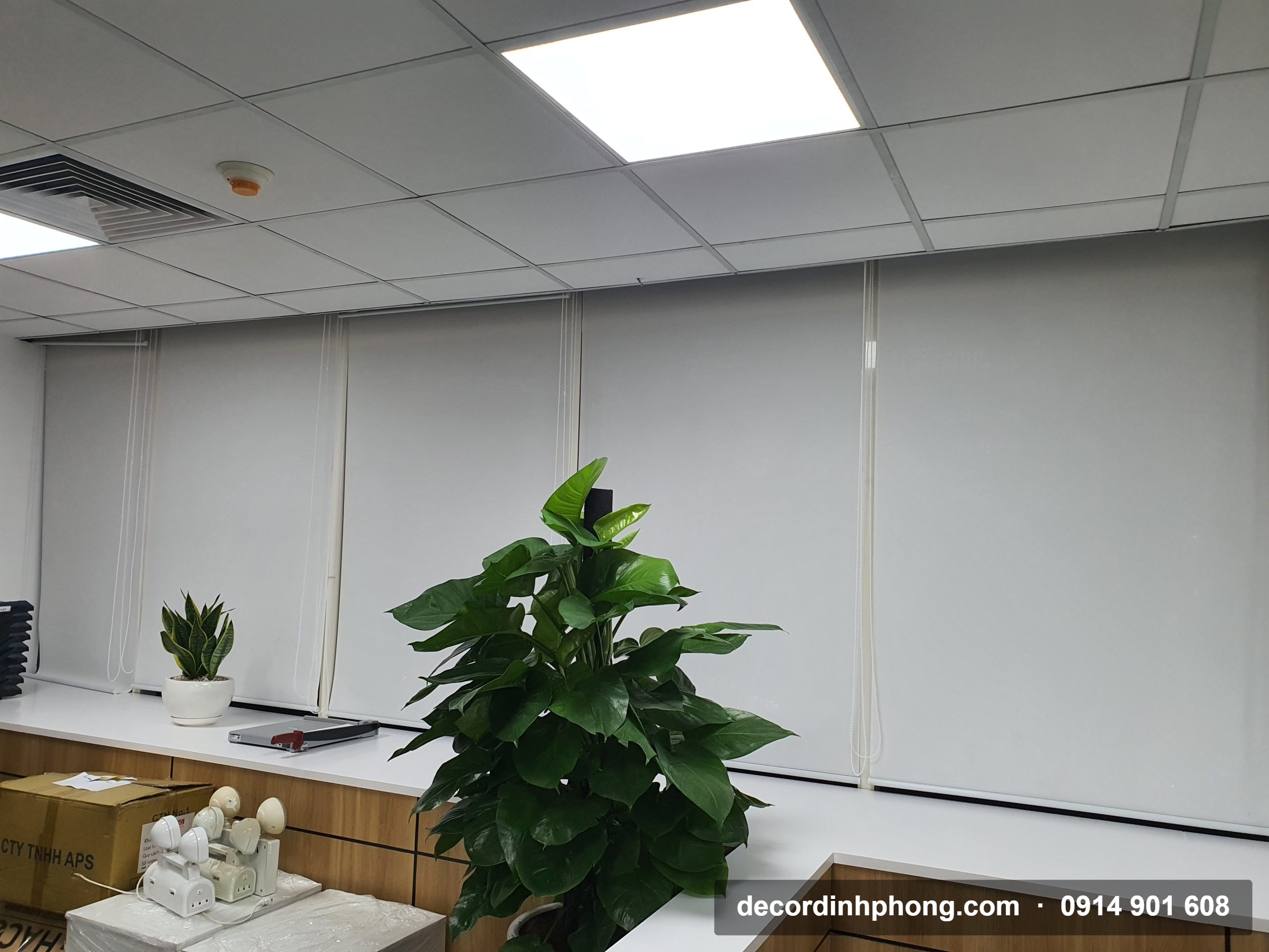 rèm sáo nhôm cho khu vực bàn làm việc