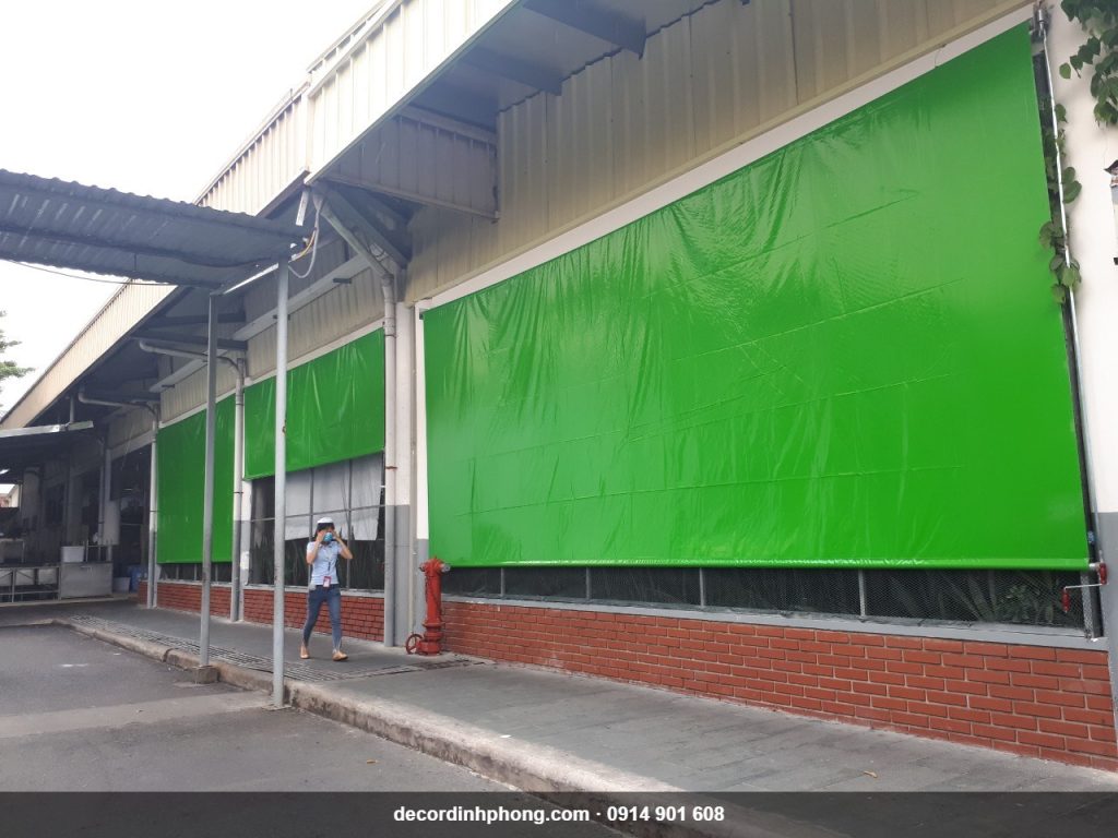 Bạt kéo xanh lá cho mặt tiền nhà xưởng