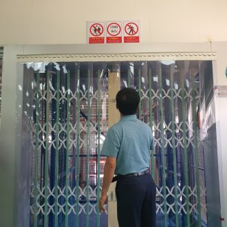 Rèm nhựa PVC xanh lá trong suốt cho cửa kho hàng