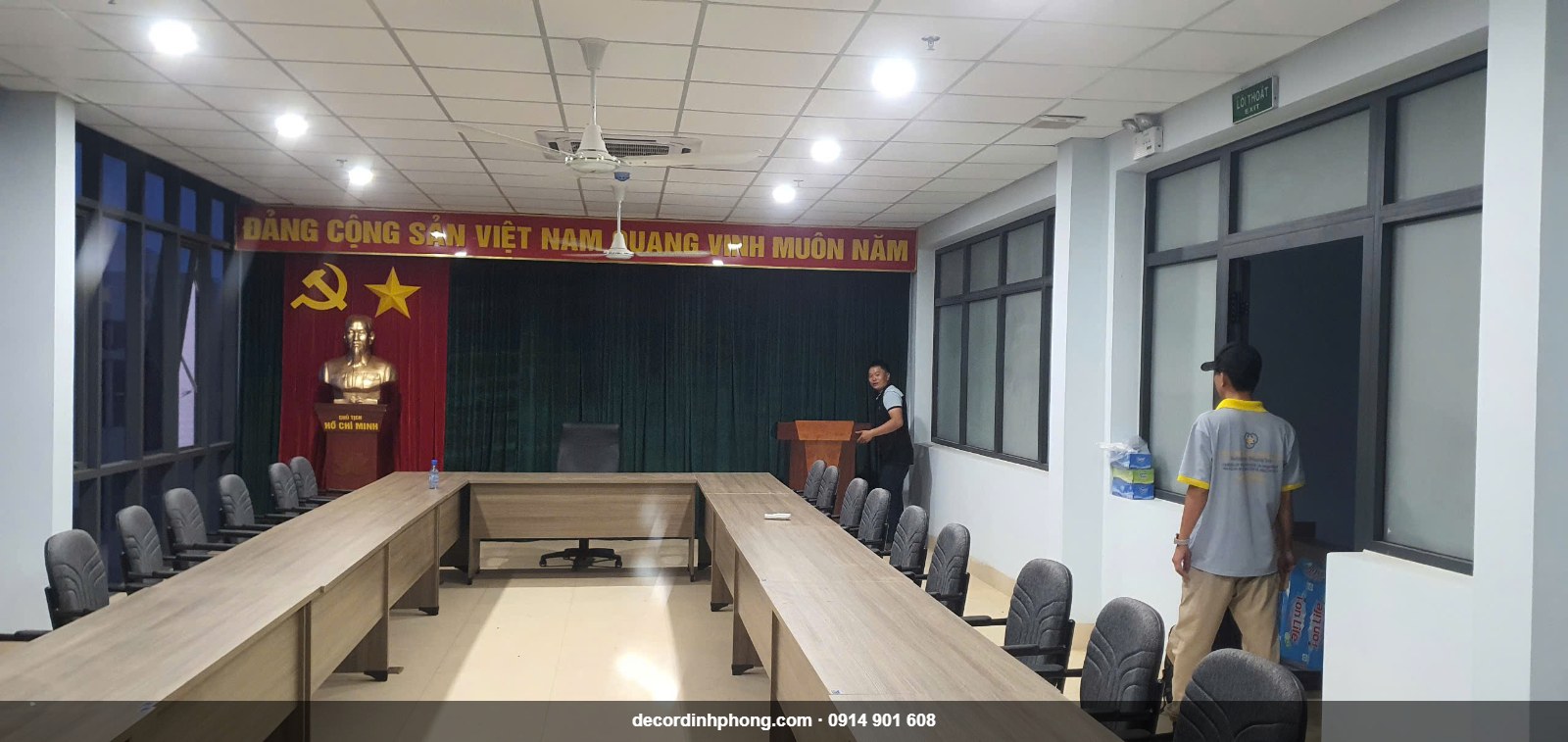 phong-hoi-truong-buc-tuong-bac-ho-02-wm phong-hoi-truong-buc-tuong-bac-ho-02-wm