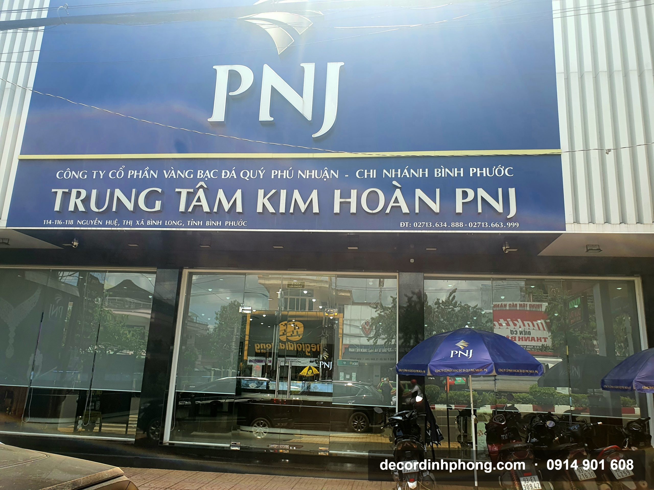 Rèm cuốn lắp cho showroom trang sức tại Bình Long, Đồng Nai