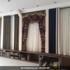 Rèm vải nhiều mẫu vân sọc, họa tiết trưng bày tại Đỉnh Phong