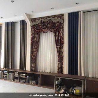 Rèm vải nhiều mẫu vân sọc, họa tiết trưng bày tại Đỉnh Phong