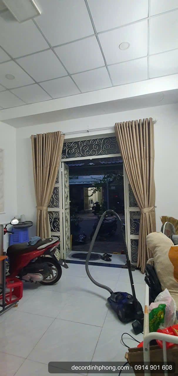 Hút bụi rèm vải ngay tại chỗ, không cần tháo rèm
